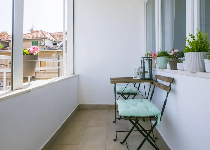 The Harmony 3* Split